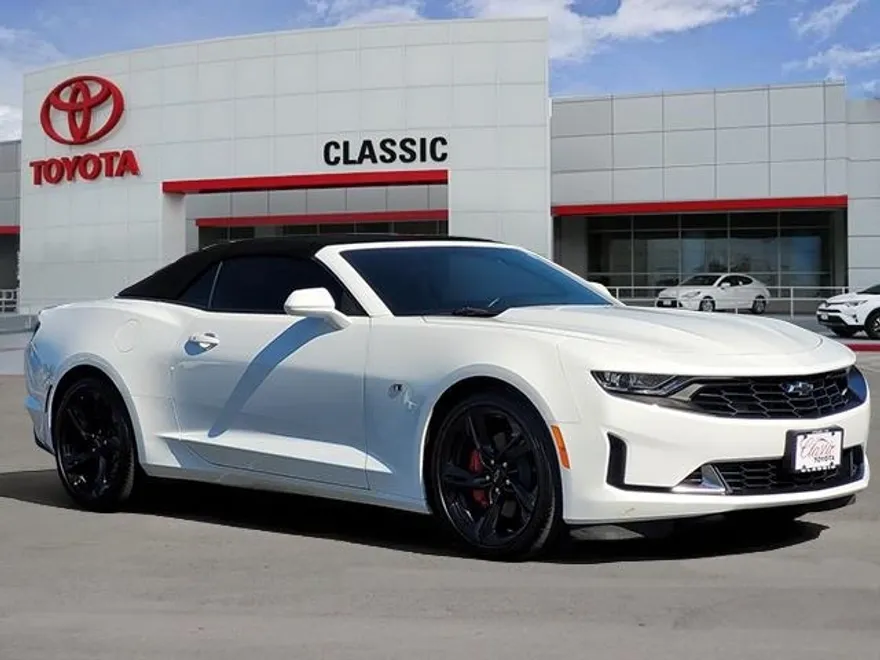 2024 Chevrolet Camaro 1LT photo 1