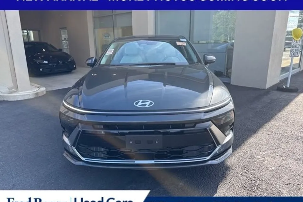 2024 Hyundai Sonata SEL photo 1