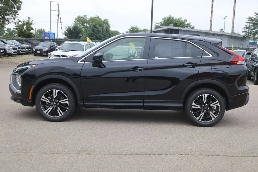 2025 Mitsubishi Eclipse Cross SEL photo 1