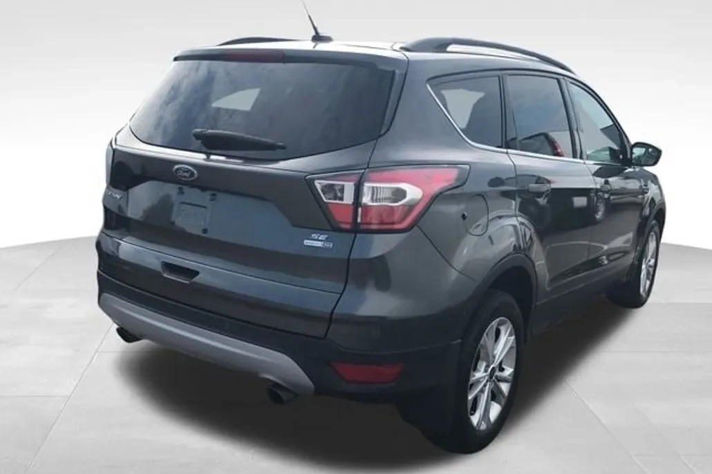 2017 Ford Escape SE photo 1