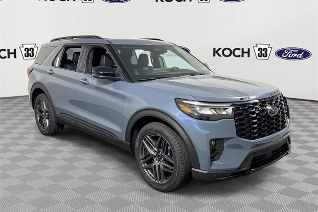 2025 Ford Explorer ST photo 1