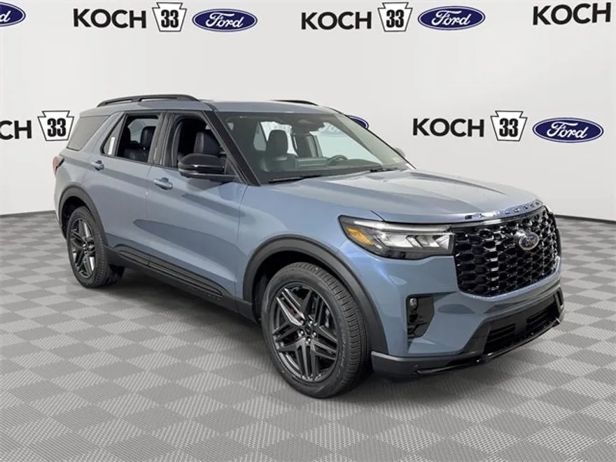 2025 Ford Explorer ST photo 1