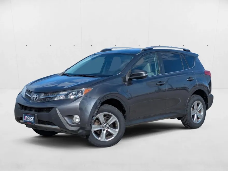2015 Toyota RAV4 XLE photo 1