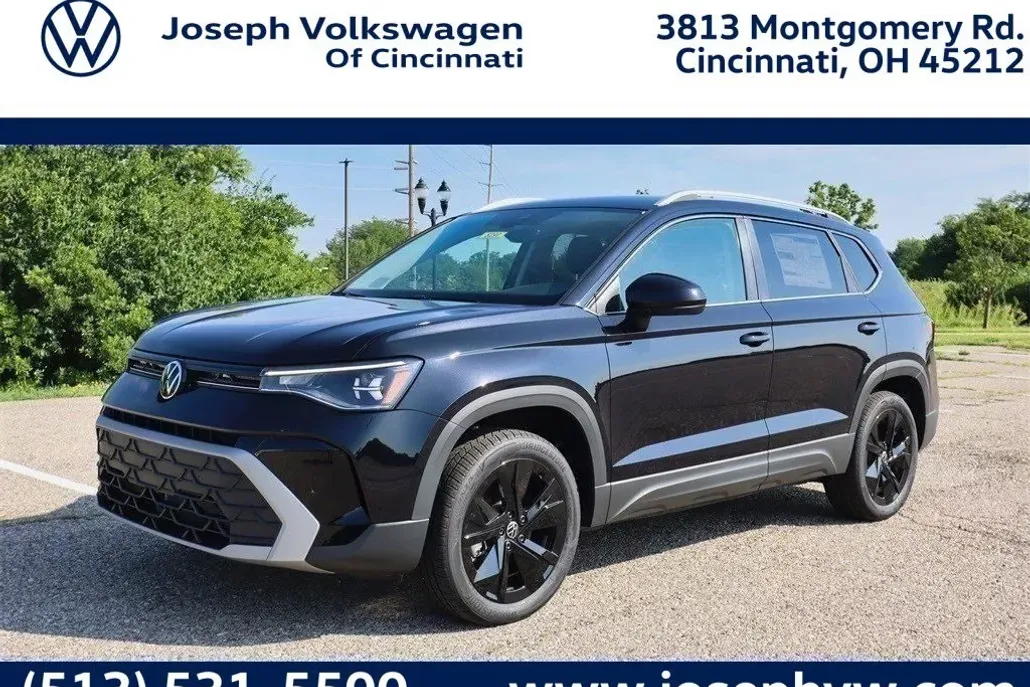 2025 Volkswagen Taos SE photo 1