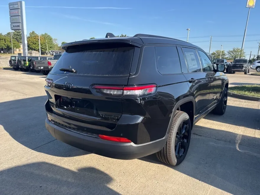 2025 Jeep Grand Cherokee Limited photo 1
