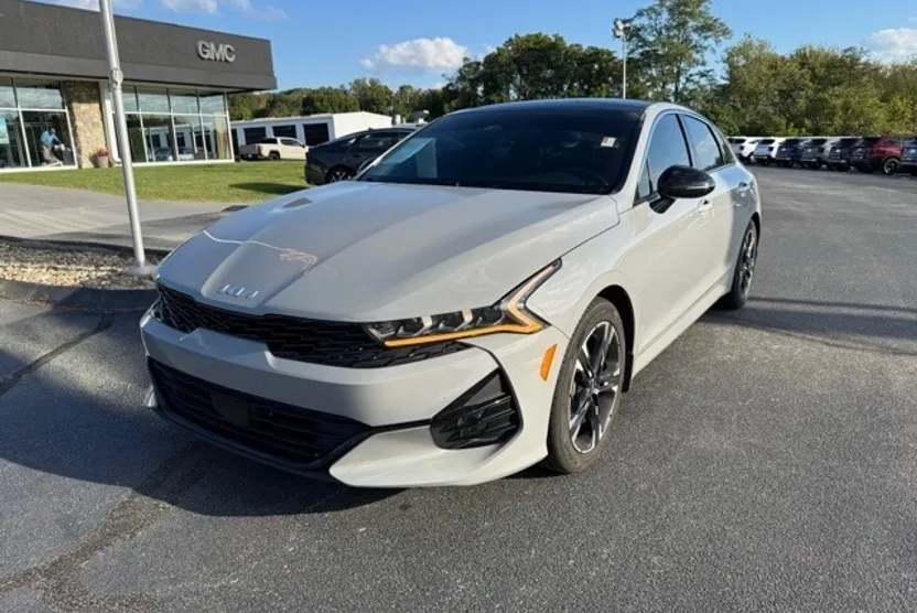 2024 Kia K5 GT-Line photo 1