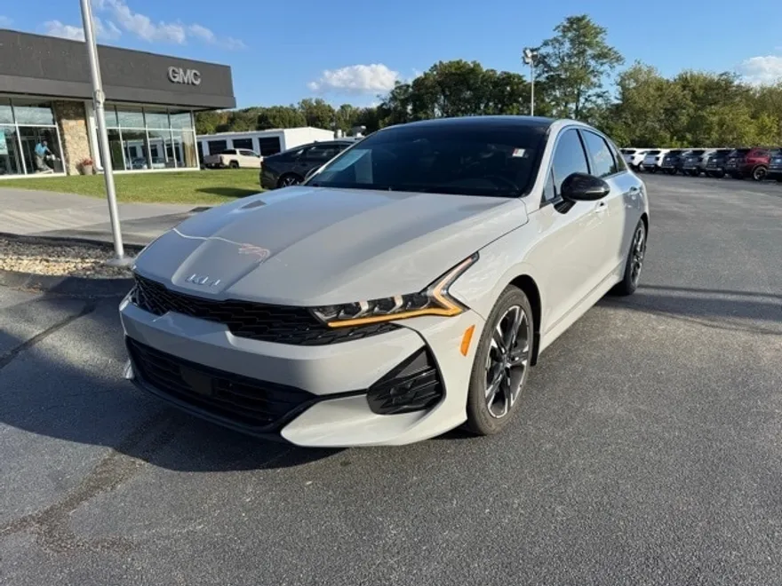 2024 Kia K5 GT-Line photo 1