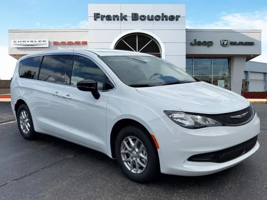 2026 Chrysler Voyager LX photo 1