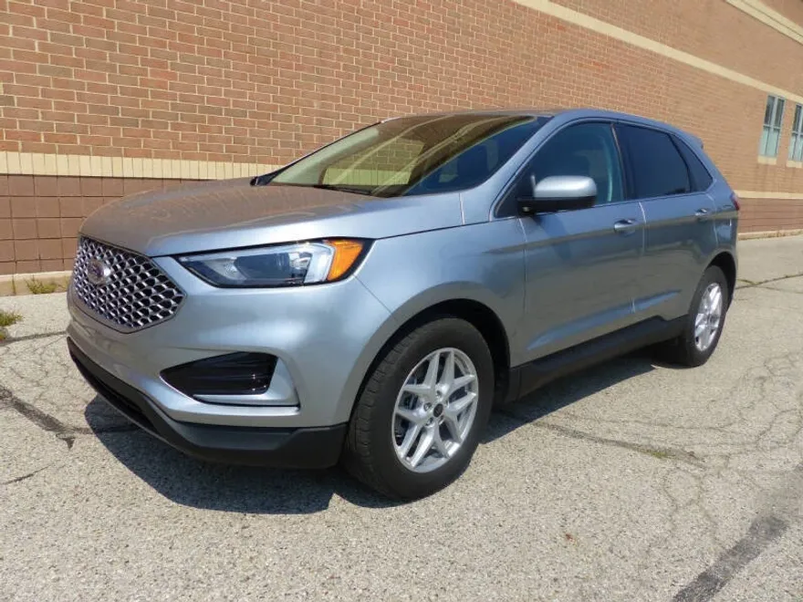 2024 Ford Edge SEL photo 1