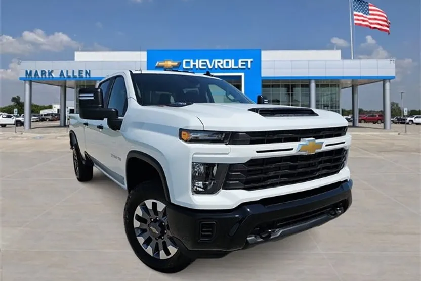 2026 Chevrolet Silverado 2500HD Custom photo 1