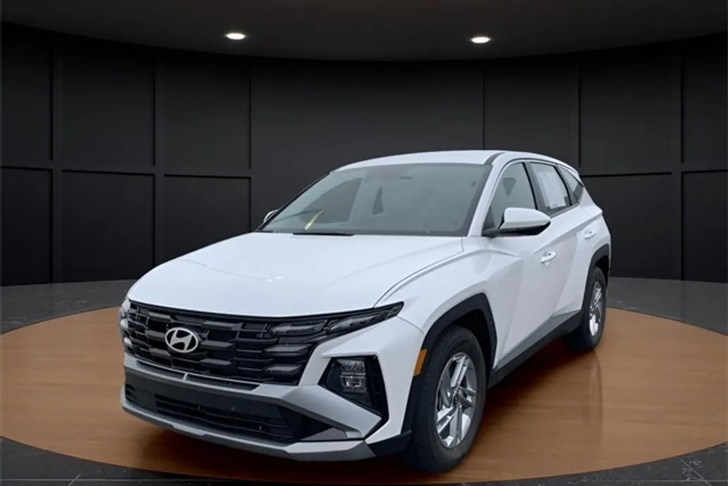 2025 Hyundai Tucson SE photo 1