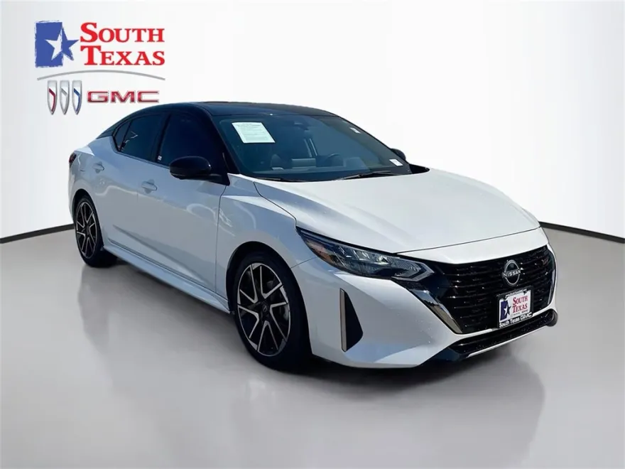 2024 Nissan Sentra SR photo 1