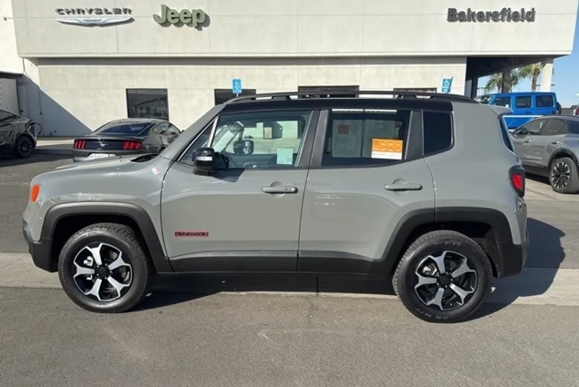 2022 Jeep Renegade Trailhawk photo 1