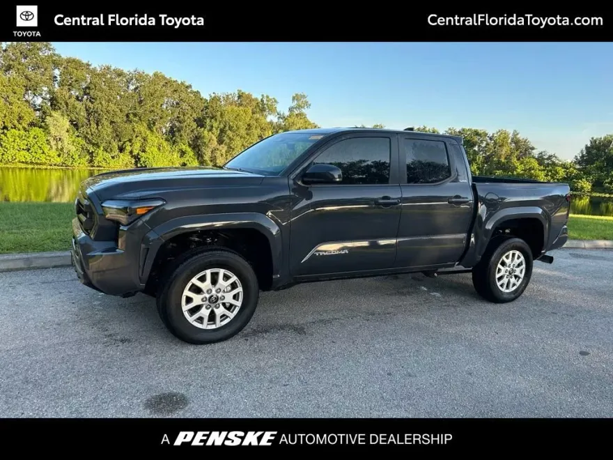 2025 Toyota Tacoma SR5 photo 1