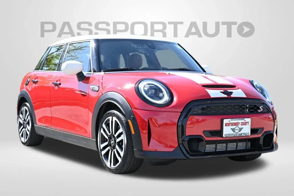 2024 Mini Cooper 4 Door Hardtop S Iconic photo 1