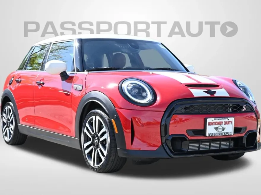 2024 Mini Cooper 4 Door Hardtop S Iconic photo 1