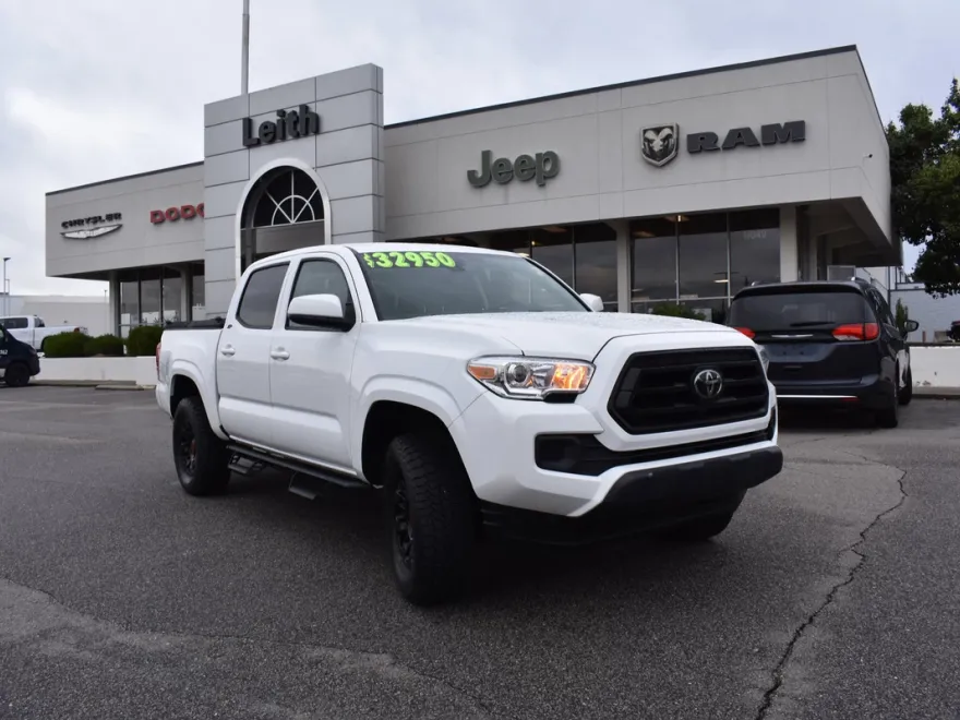 2023 Toyota Tacoma SR V6 photo 1