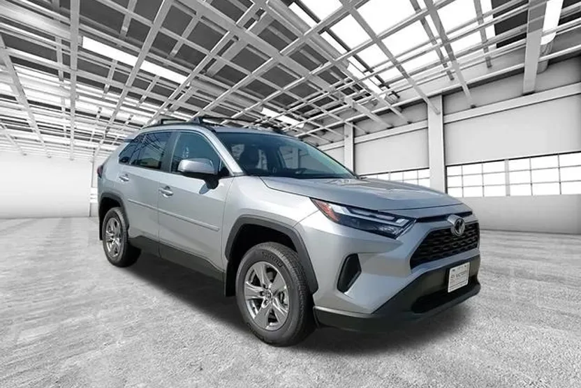 2025 Toyota RAV4 XLE photo 1