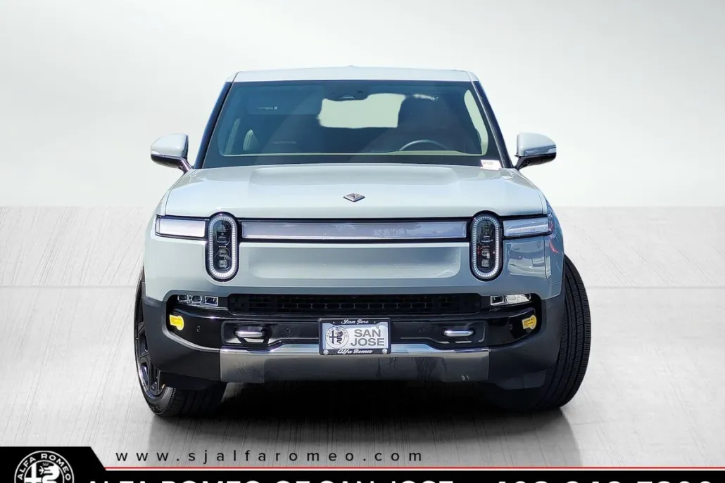 2022 Rivian R1T Adventure photo 1