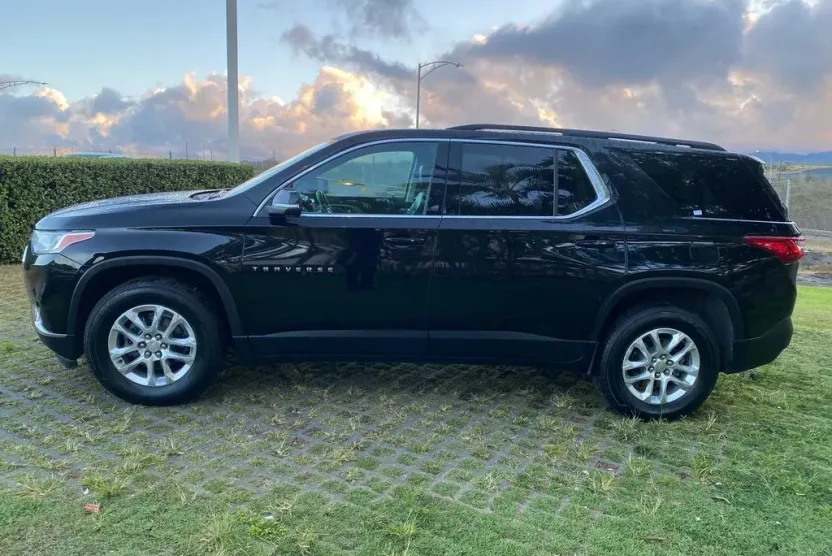 2021 Chevrolet Traverse Leather photo 1