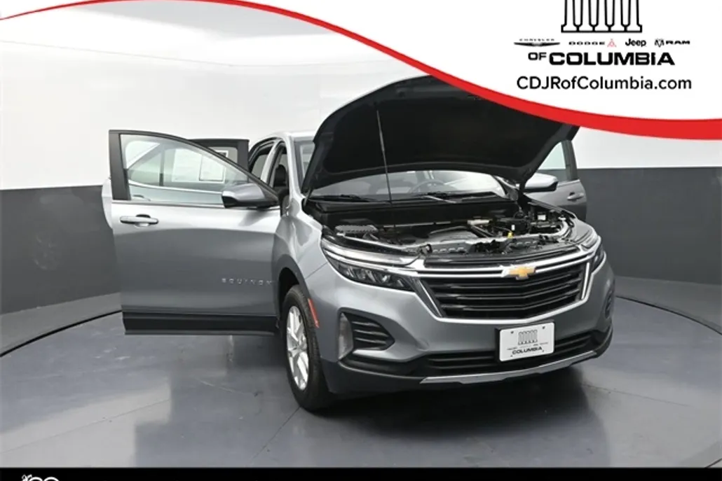 2023 Chevrolet Equinox LT photo 1