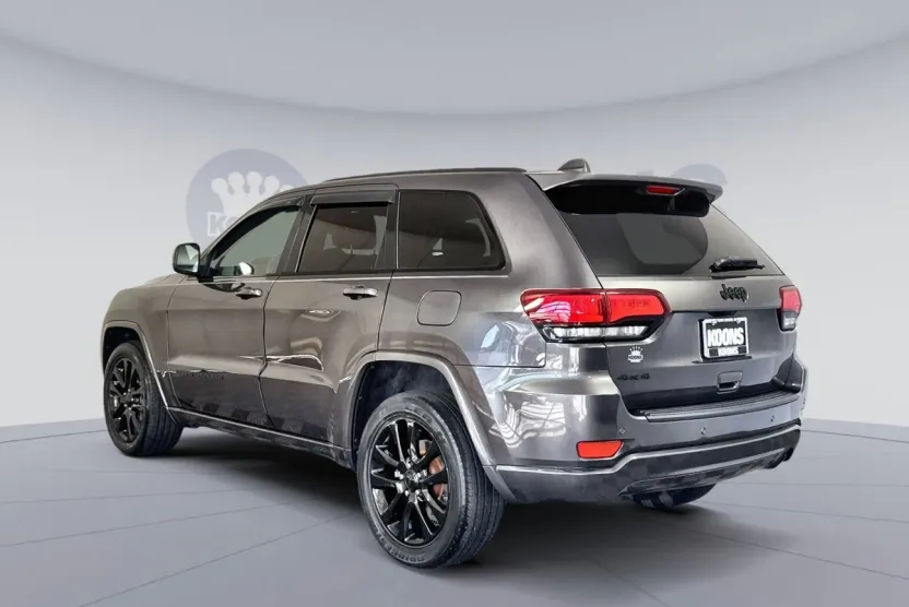 2019 Jeep Grand Cherokee Altitude photo 1