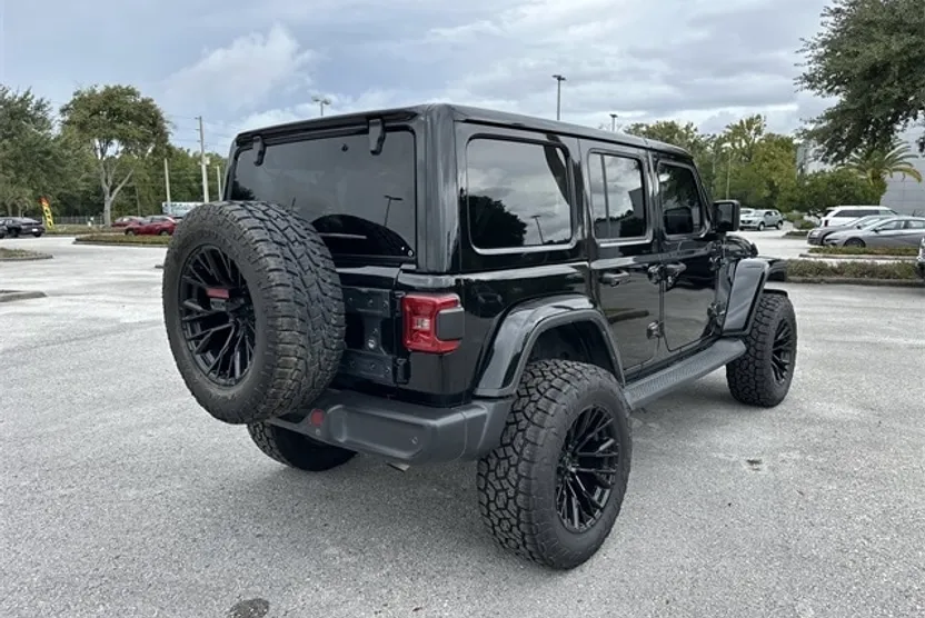 2023 Jeep Wrangler Altitude Sahara photo 1