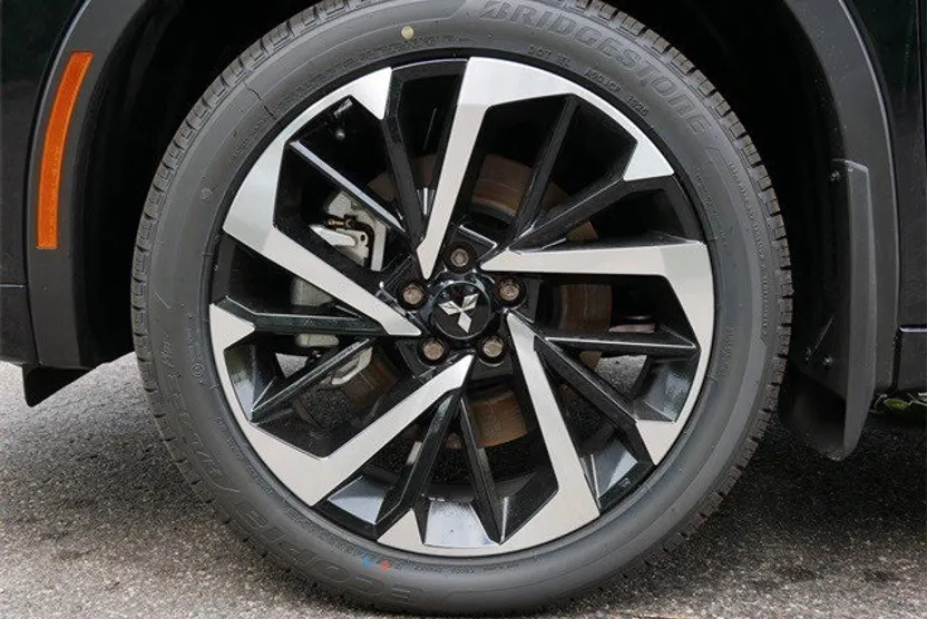2025 Mitsubishi Outlander PHEV SEL photo 1