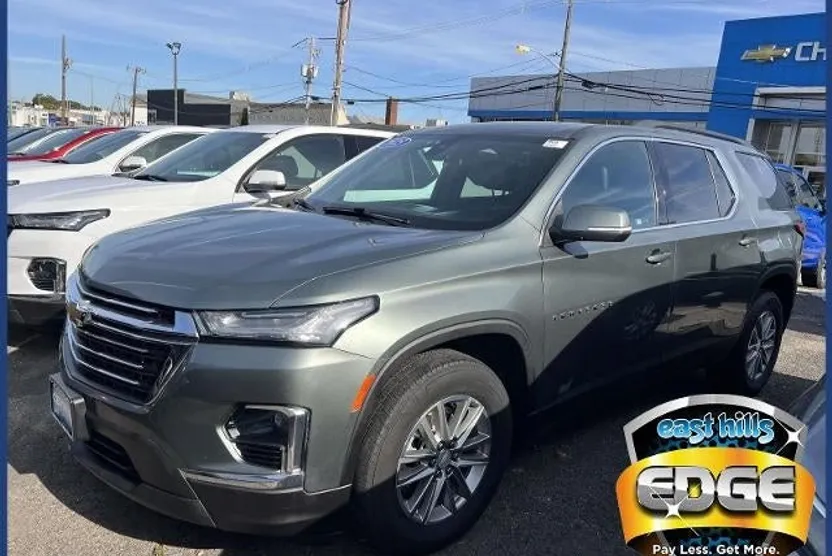 2023 Chevrolet Traverse Leather photo 1