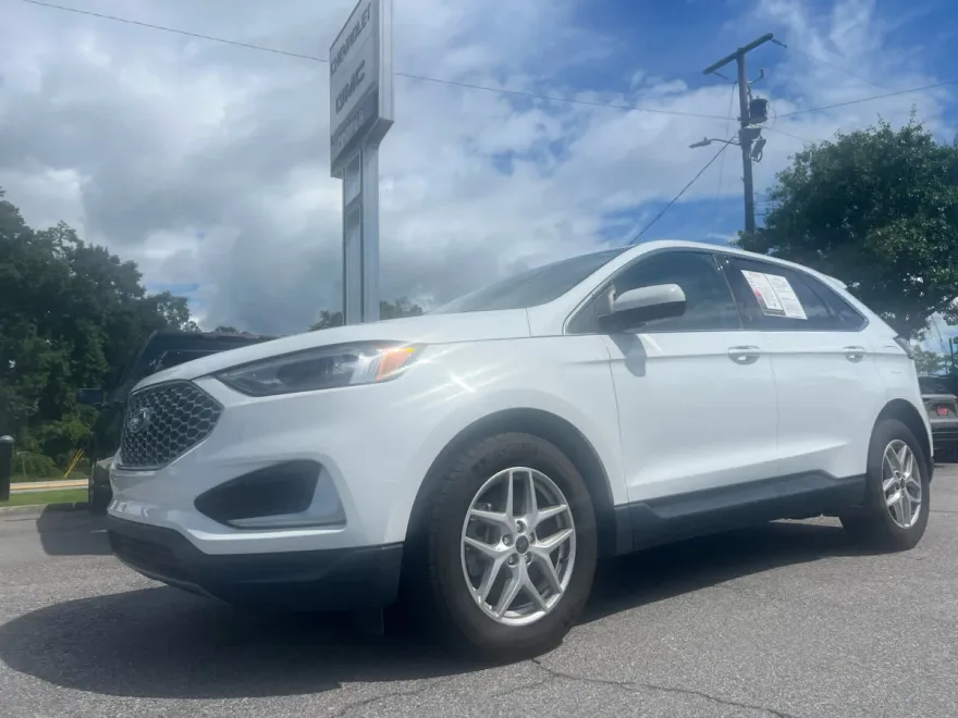 2023 Ford Edge SEL photo 1