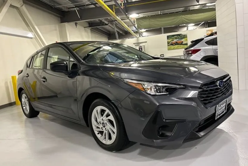 2025 Subaru Impreza Base photo 1