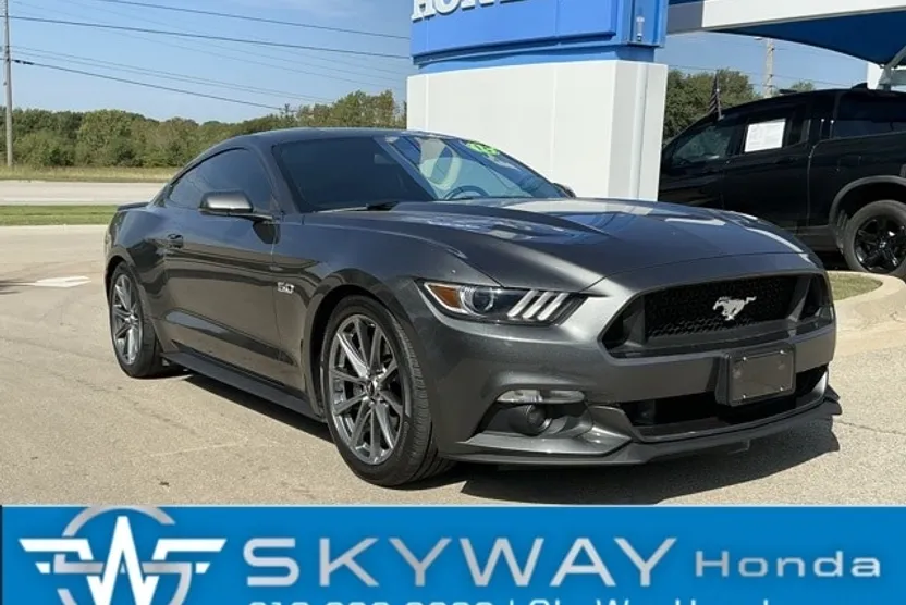 2015 Ford Mustang GT Premium photo 1