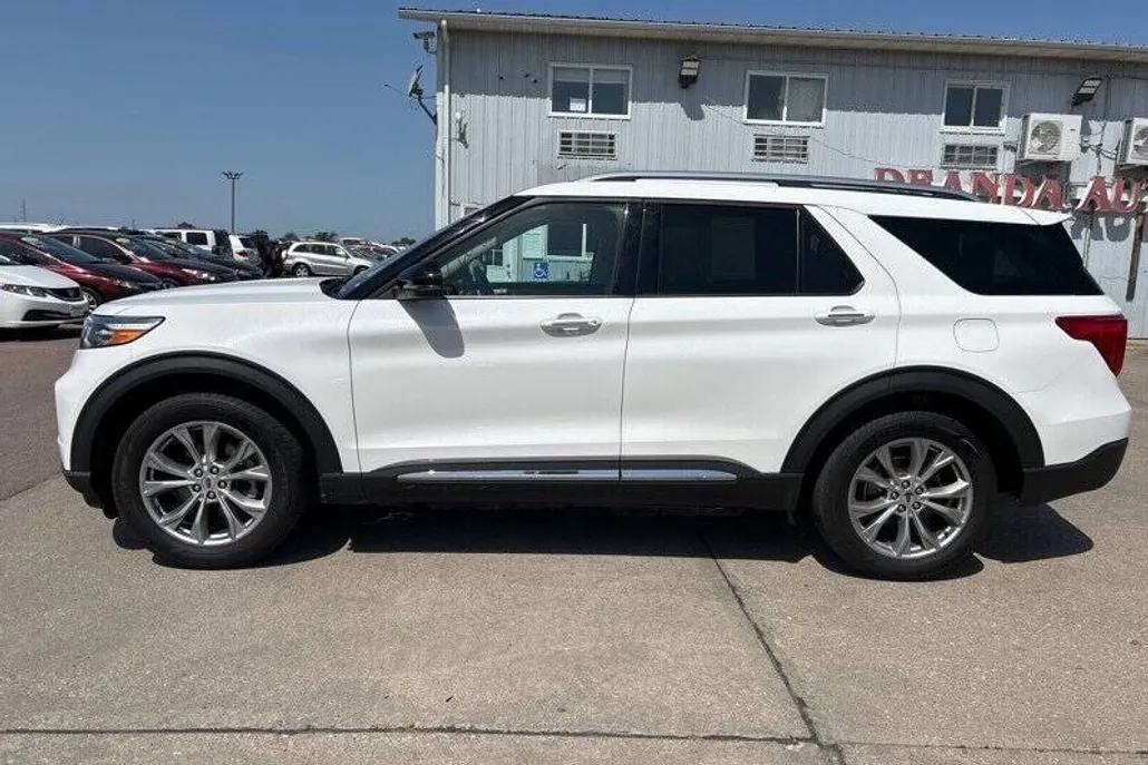 2021 Ford Explorer Limited photo 1