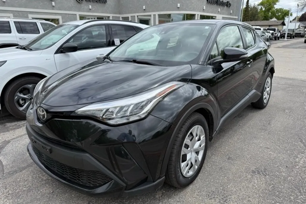 2021 Toyota C-HR LE photo 1