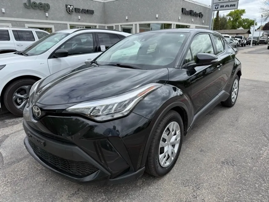 2021 Toyota C-HR LE photo 1