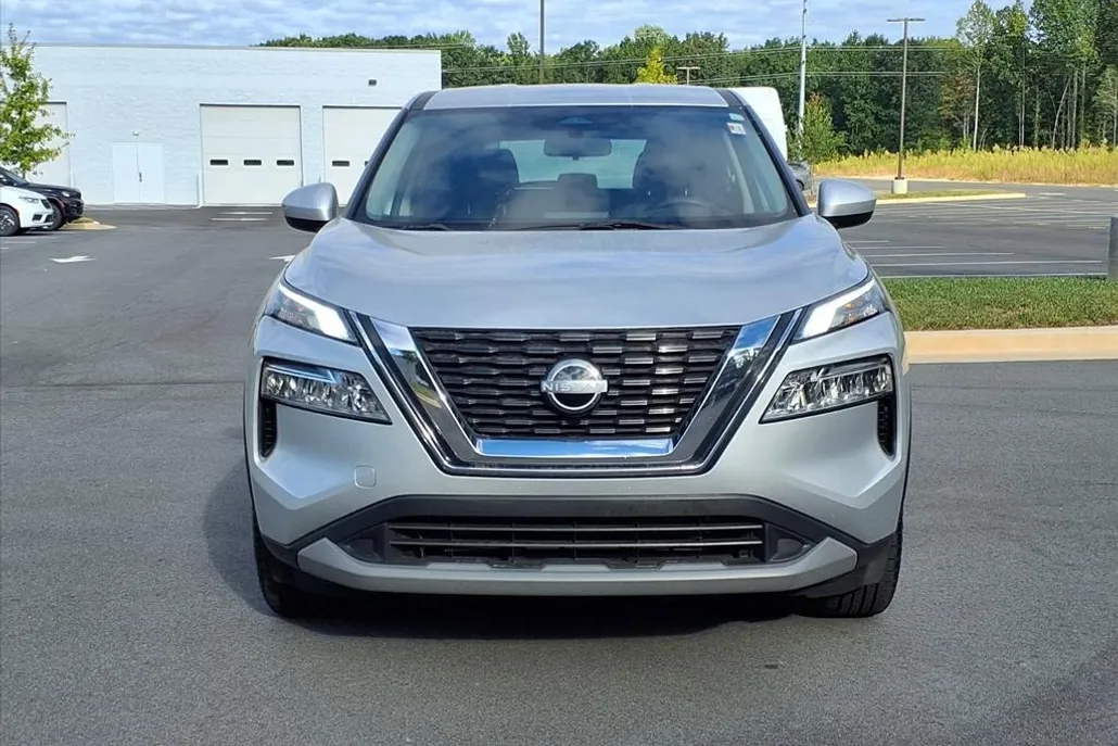 2023 Nissan Rogue SV photo 1