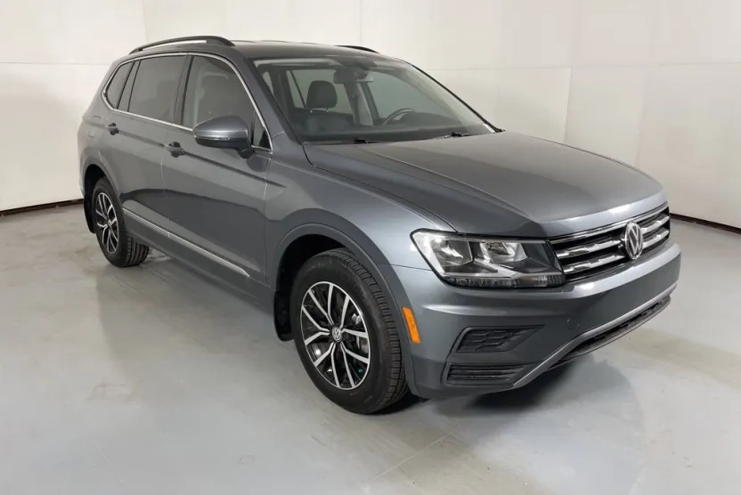 2021 Volkswagen Tiguan SE photo 1