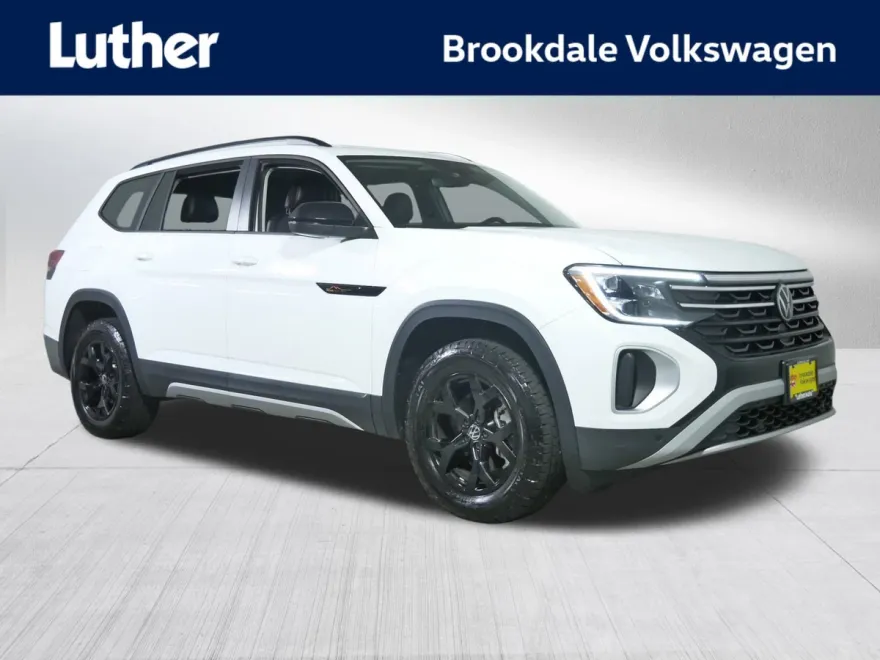 2024 Volkswagen Atlas Peak Edition SE Technology photo 1