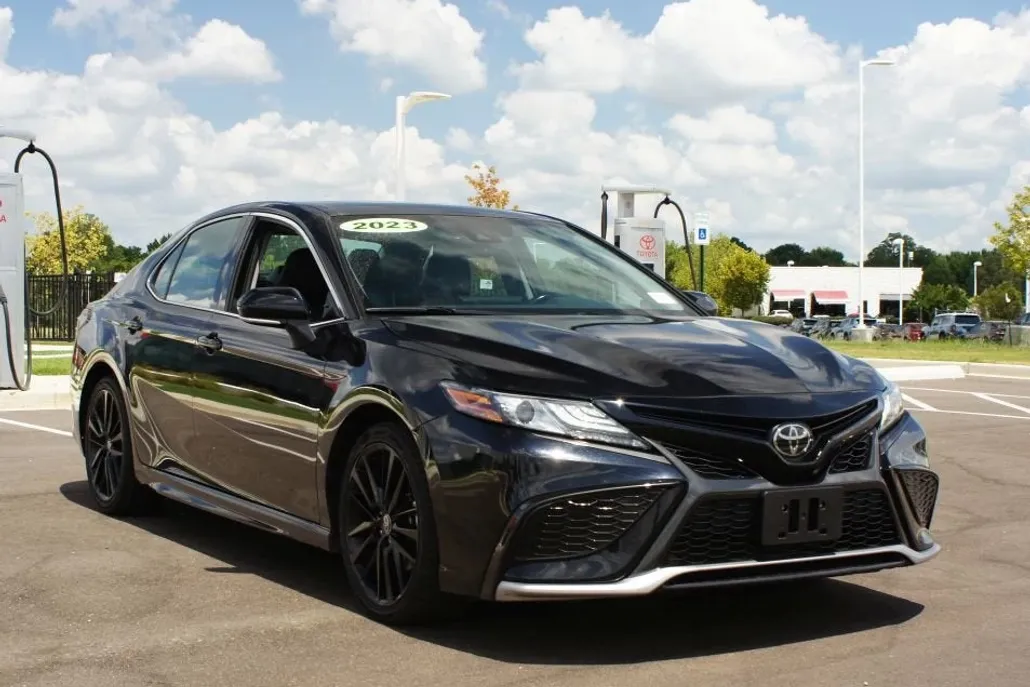 2023 Toyota Camry XSE photo 1