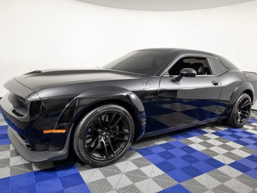 2022 Dodge Challenger R/T Scat Pack Widebody photo 1