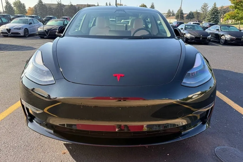 2023 Tesla Model 3 photo 1