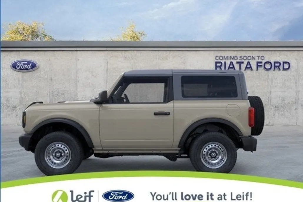 2025 Ford Bronco Base photo 1
