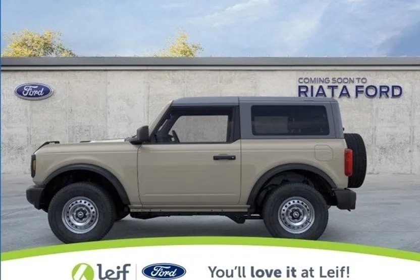 2025 Ford Bronco Base photo 1