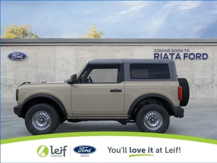 2025 Ford Bronco Base photo 1