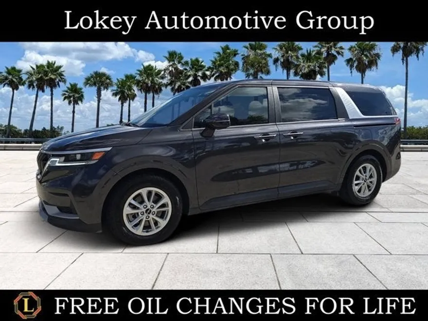 2024 Kia Carnival LX photo 1