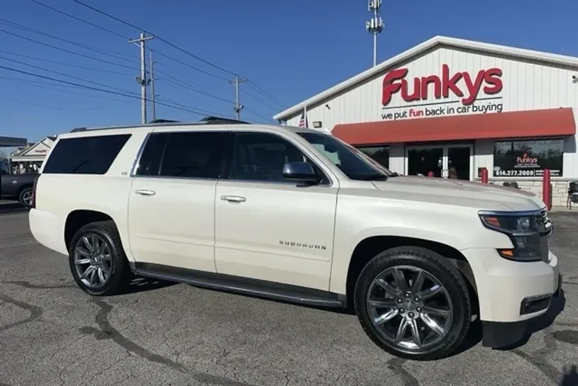 2015 Chevrolet Suburban LTZ photo 1