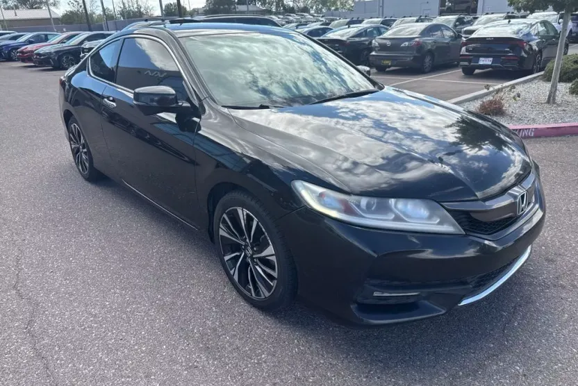 2016 Honda Accord EX photo 1