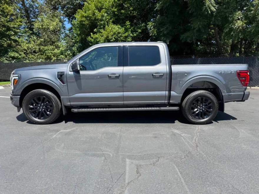 2025 Ford F-150 Lariat photo 1