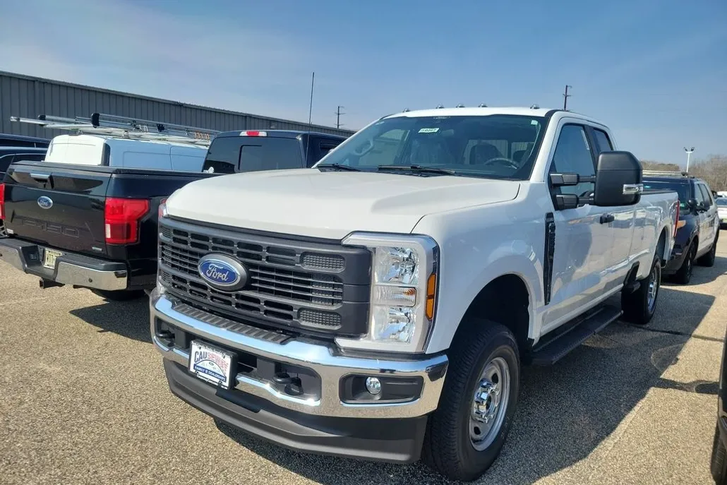 2025 Ford F-250 XL photo 1