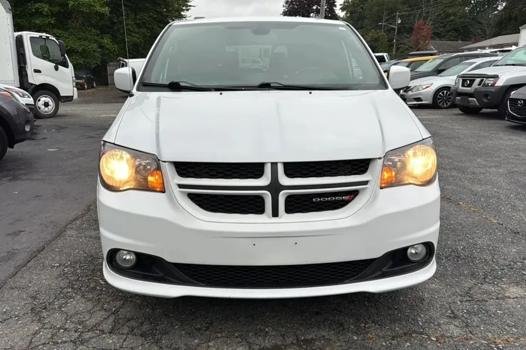 2019 Dodge Grand Caravan GT photo 1